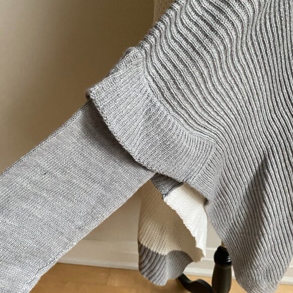 LA Classe Couture BNWT Knit Poncho Turtleneck - Picture 5 of 8